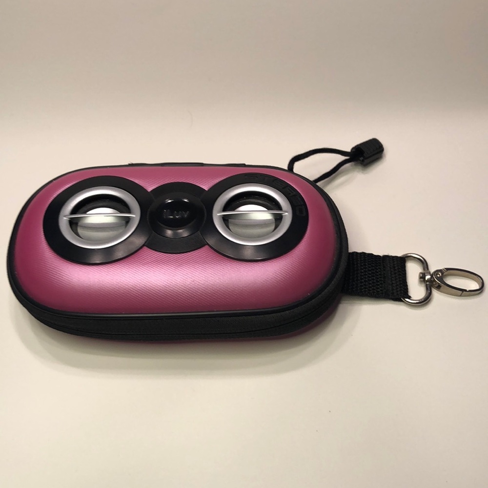 iLuv portable speaker case